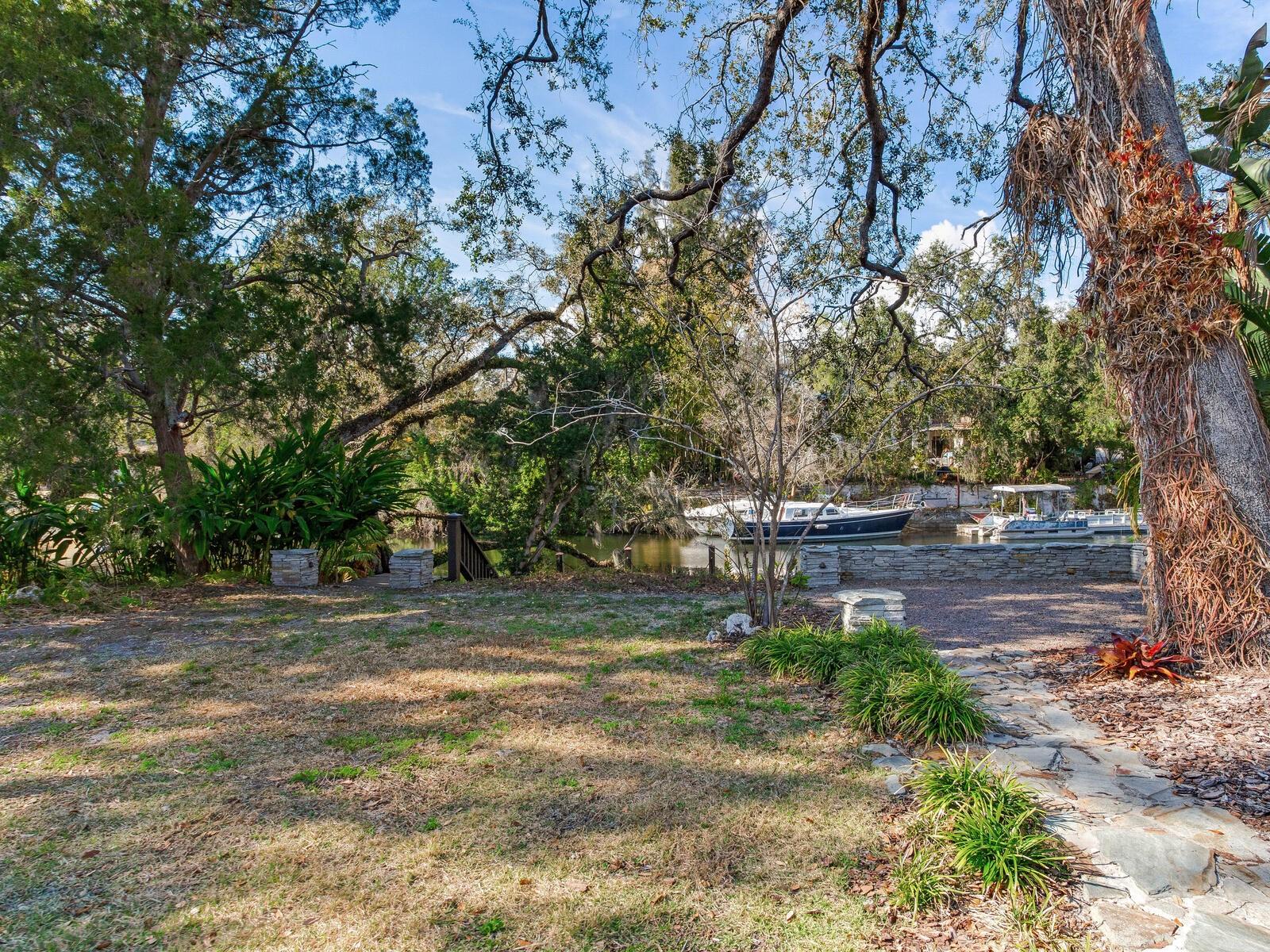 Image 22 of 52 For 1214 Park Circle