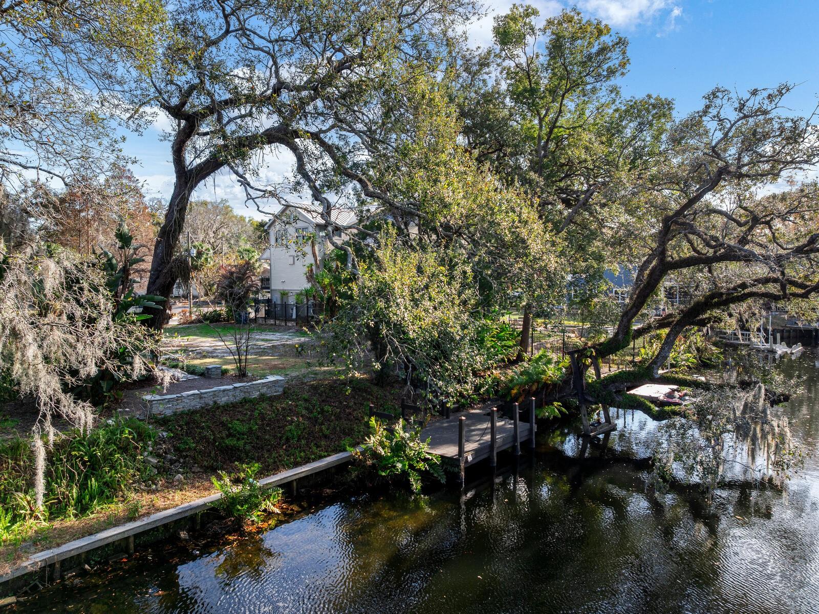 Image 32 of 52 For 1214 Park Circle