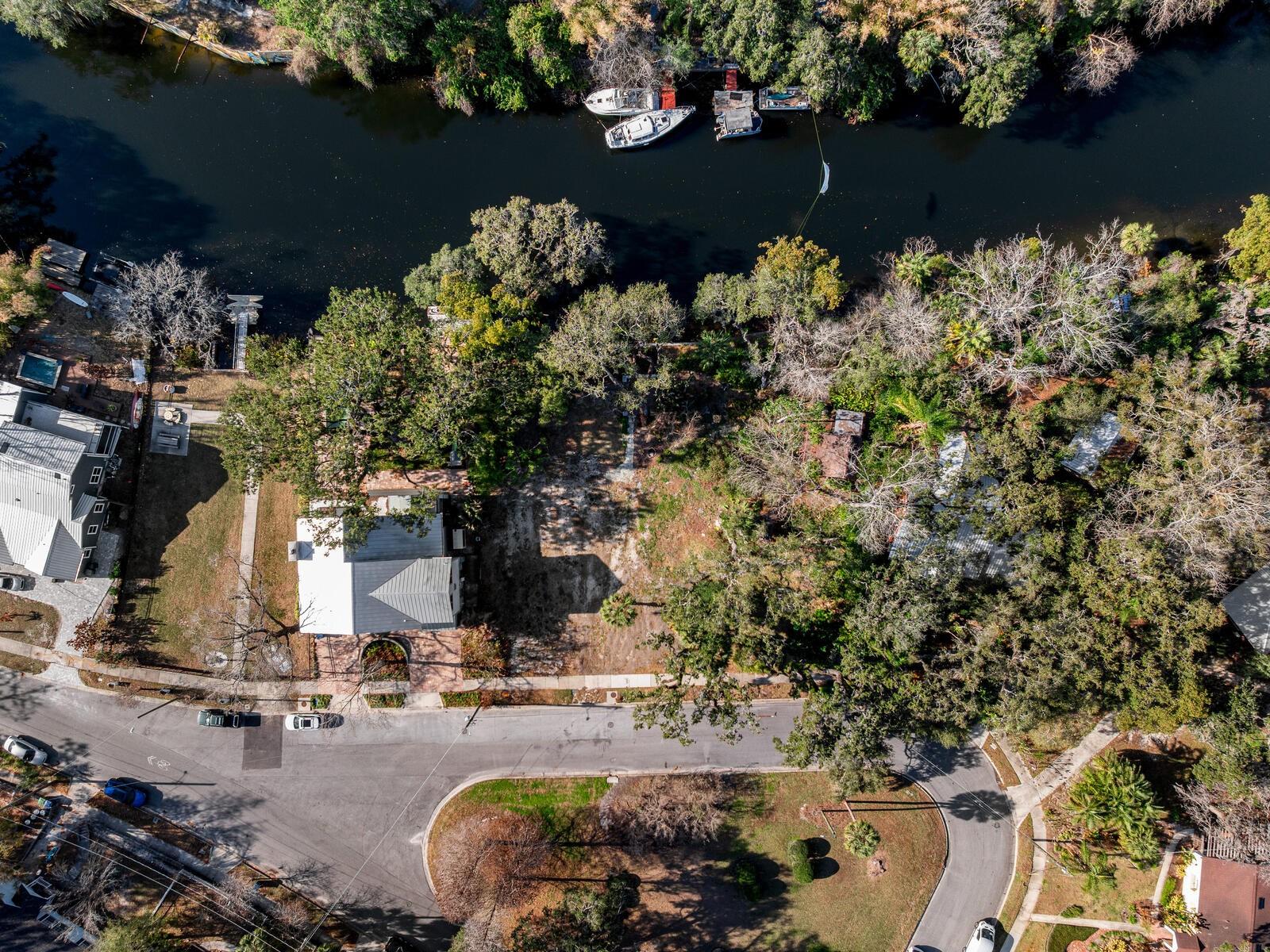 Image 36 of 52 For 1214 Park Circle