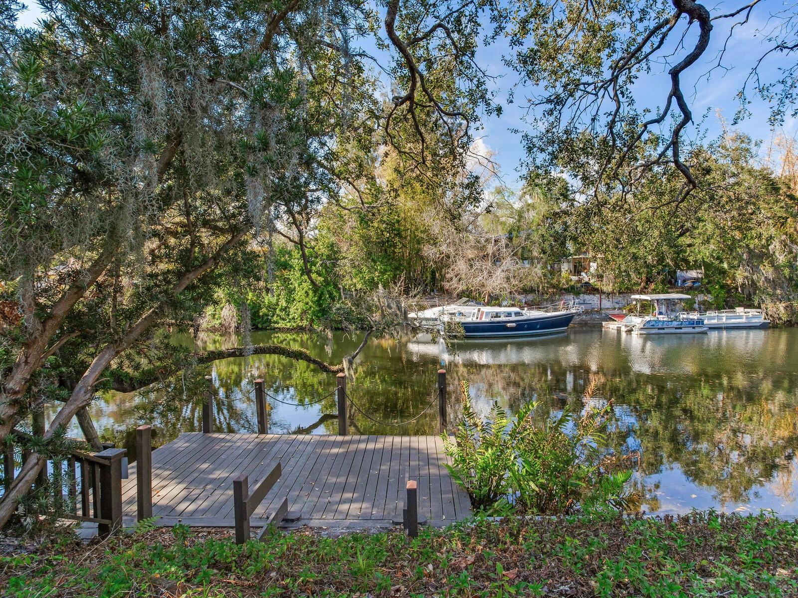 Image 4 of 52 For 1214 Park Circle