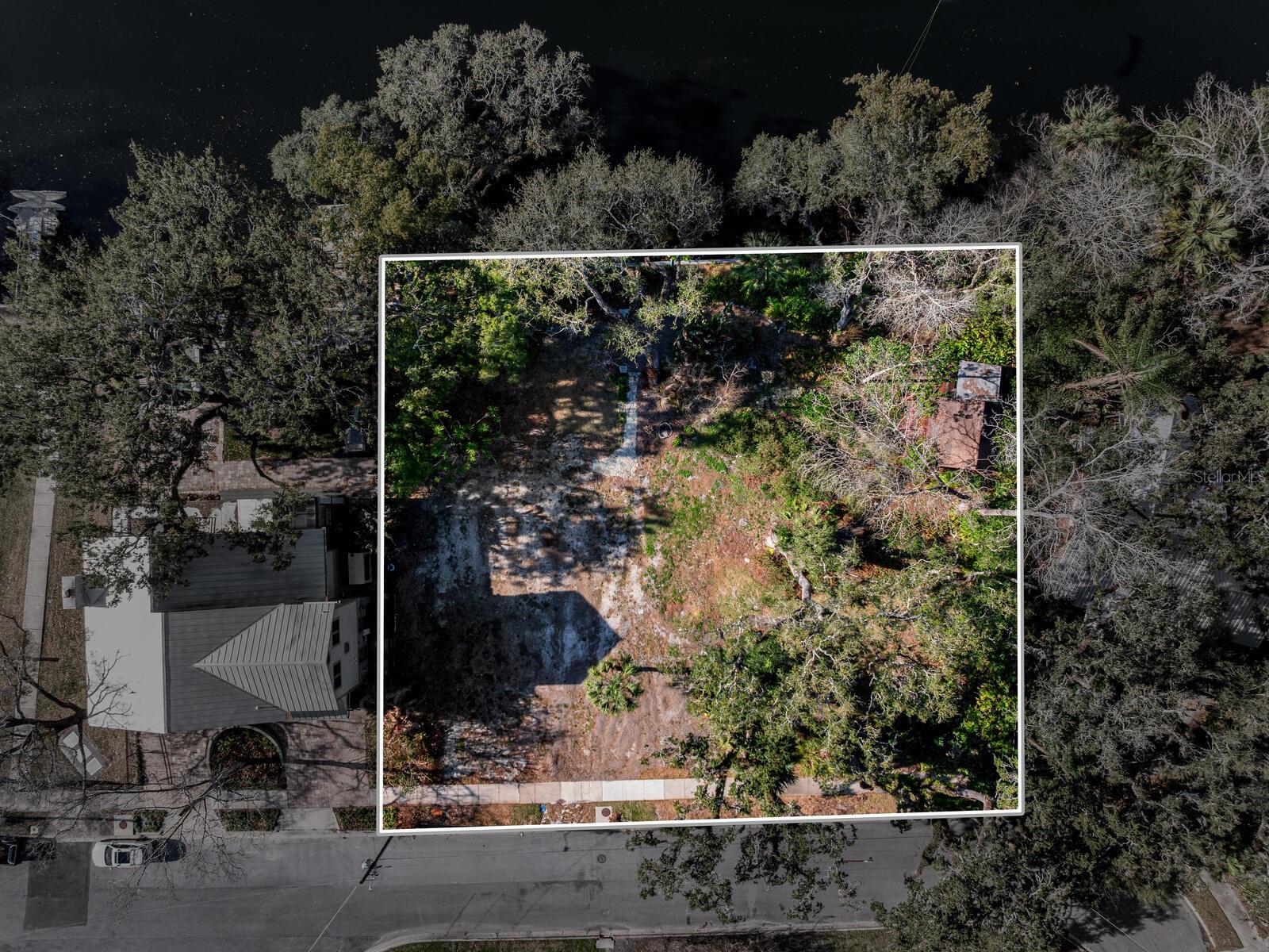 Image 7 of 52 For 1214 Park Circle