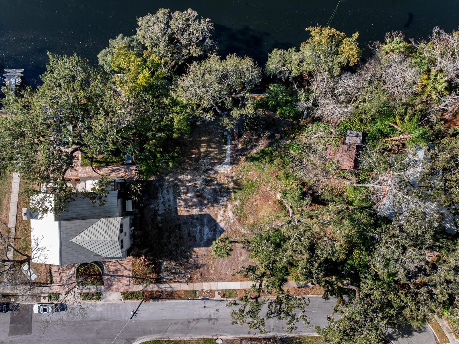 Image 8 of 52 For 1214 Park Circle