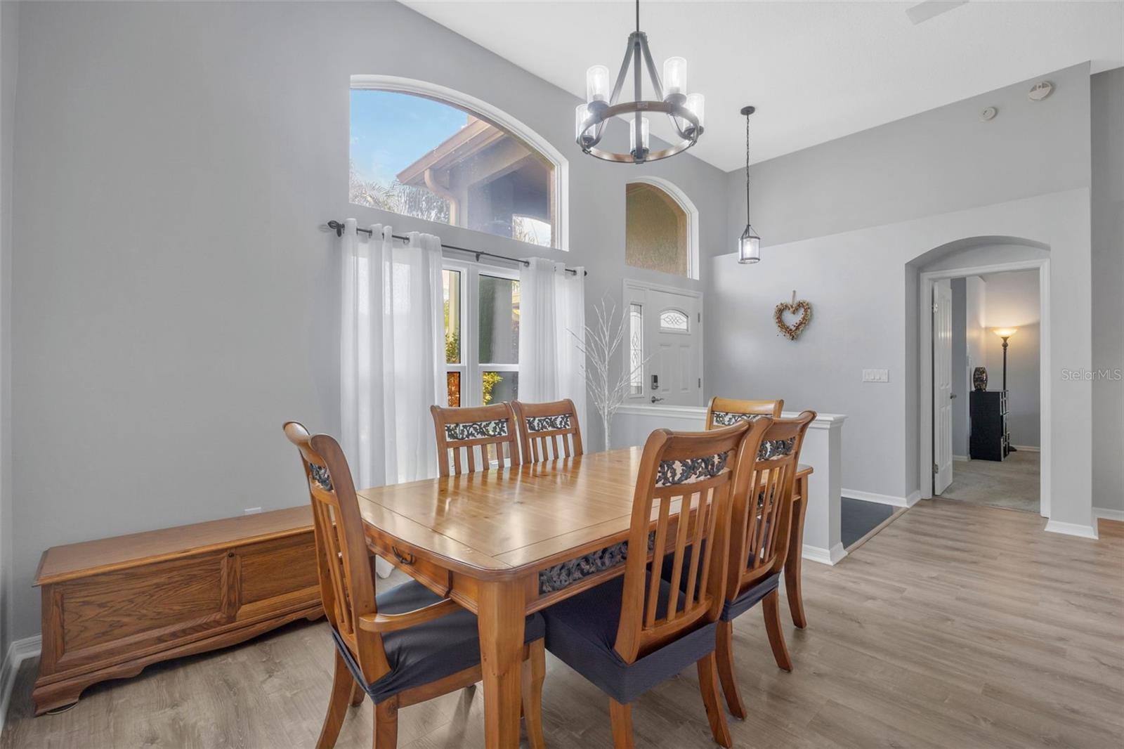 Listing photo id 8 for 28703 Crooked Stick Court