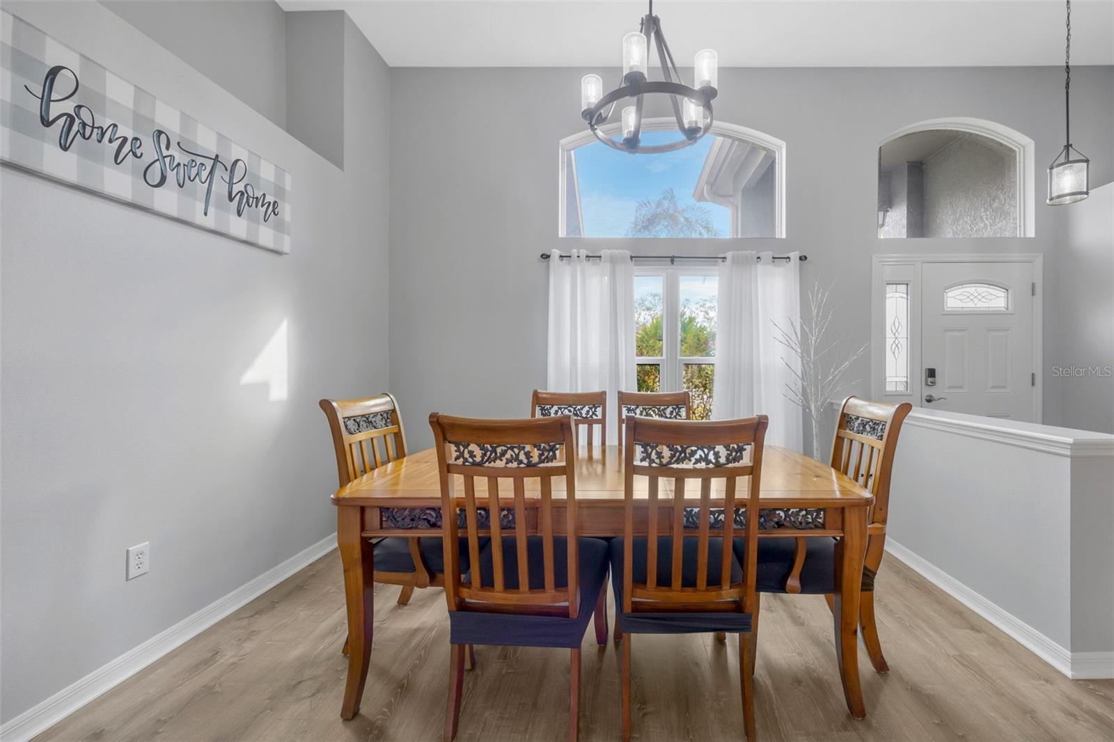 Listing photo id 7 for 28703 Crooked Stick Court