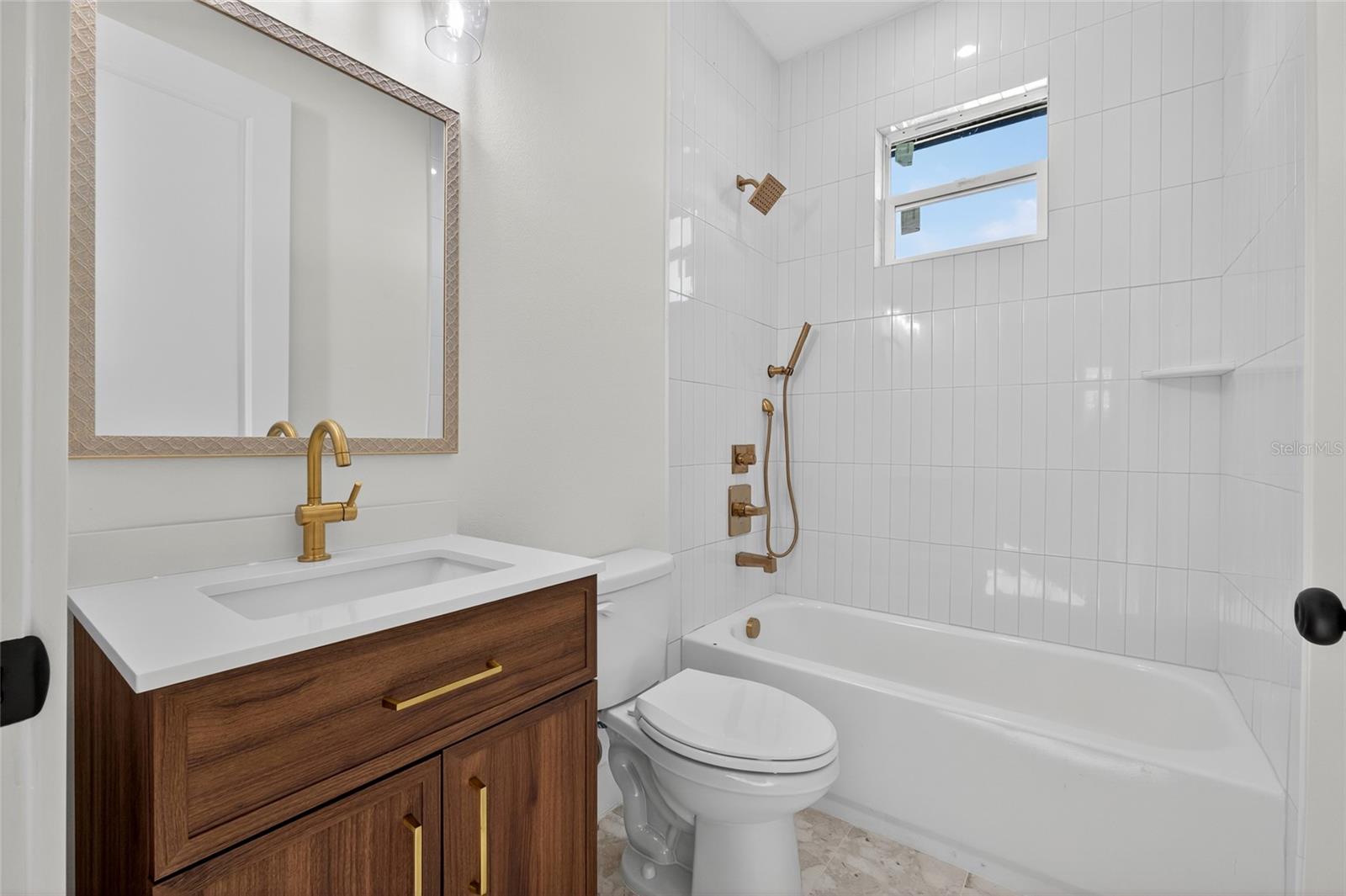 Image 14 of 19 For 1515 Knollwood Street