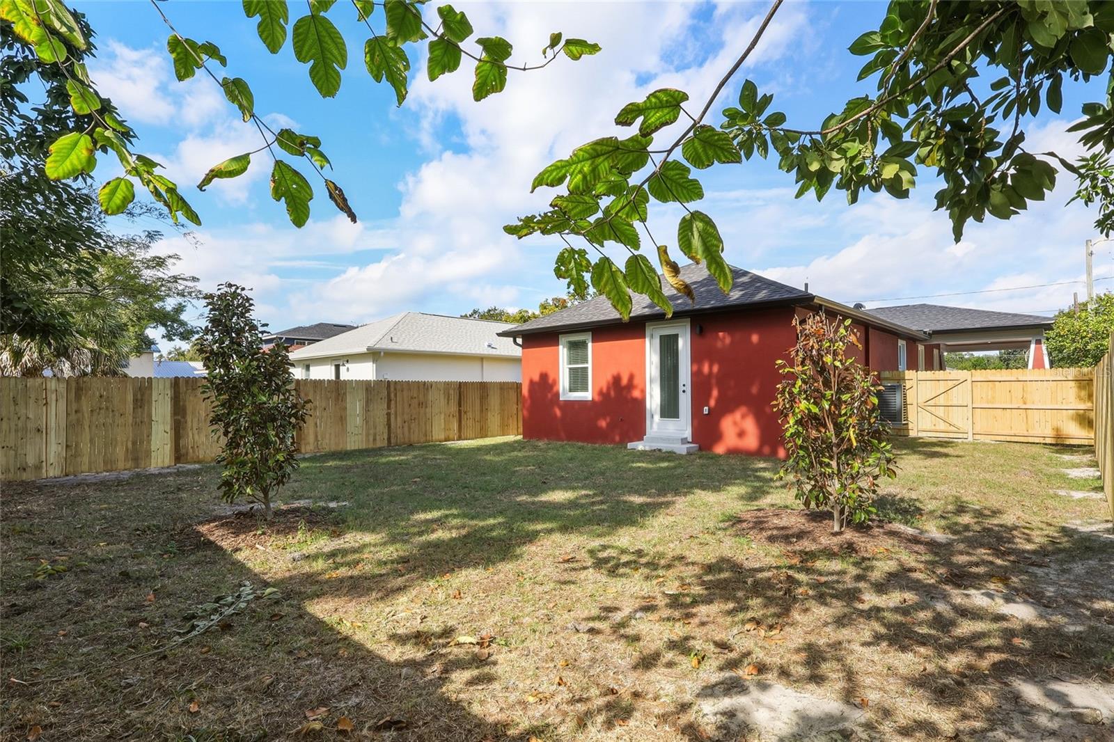 Image 16 of 19 For 1515 Knollwood Street