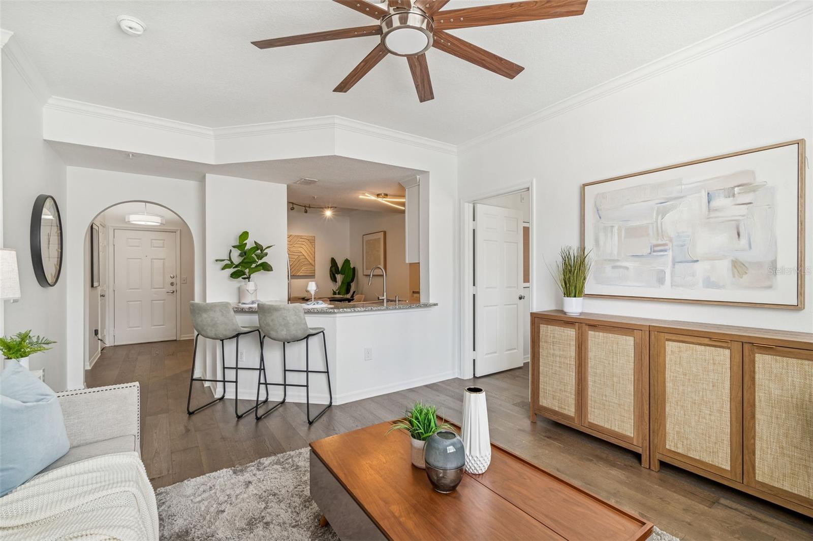 Image 11 of 47 For 501 Knights Run Avenue 2206