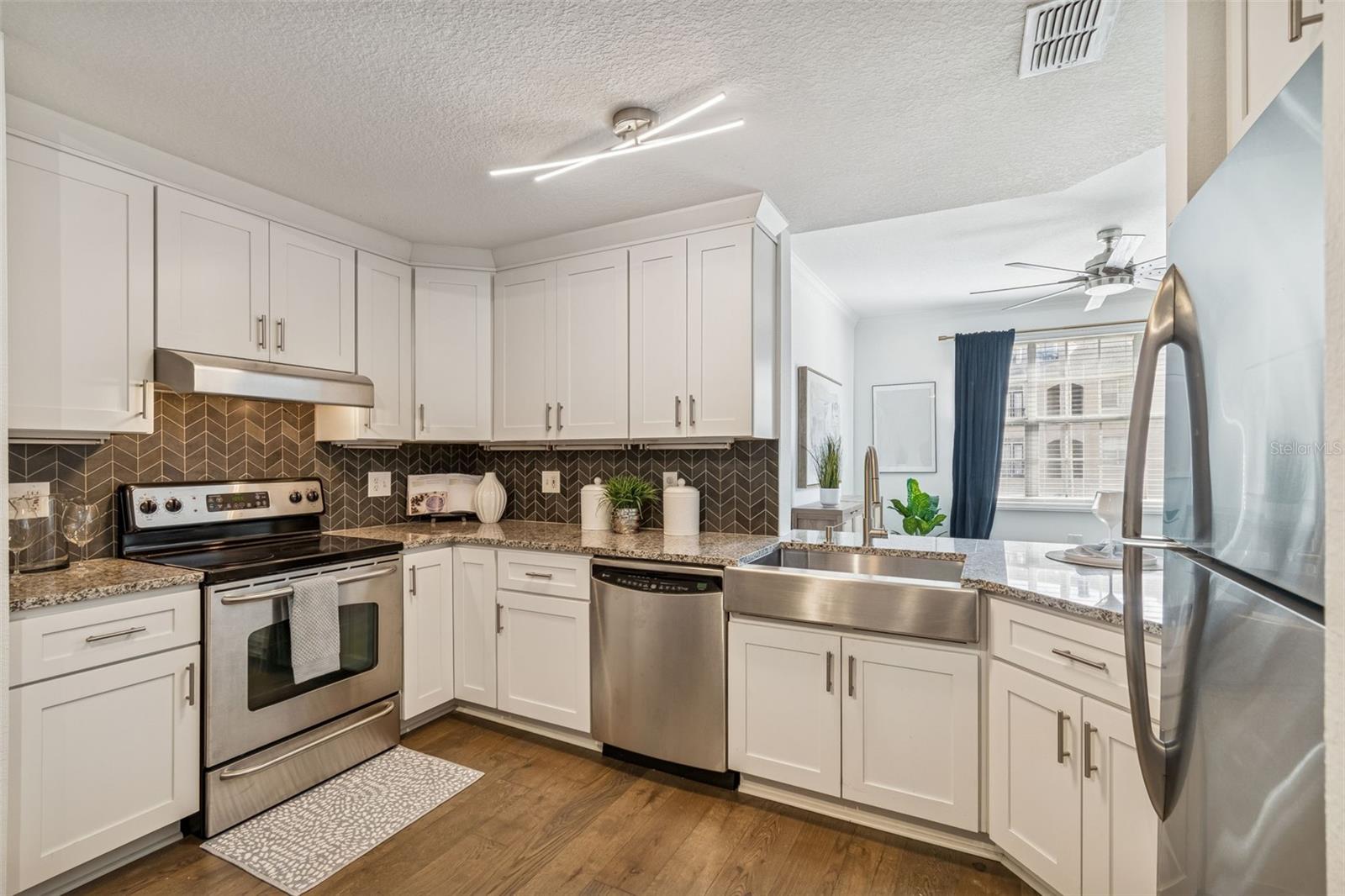 Image 14 of 47 For 501 Knights Run Avenue 2206