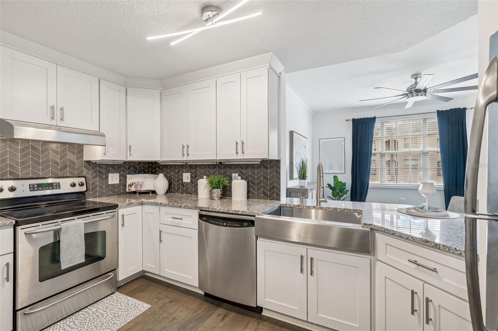 Image 16 of 47 For 501 Knights Run Avenue 2206