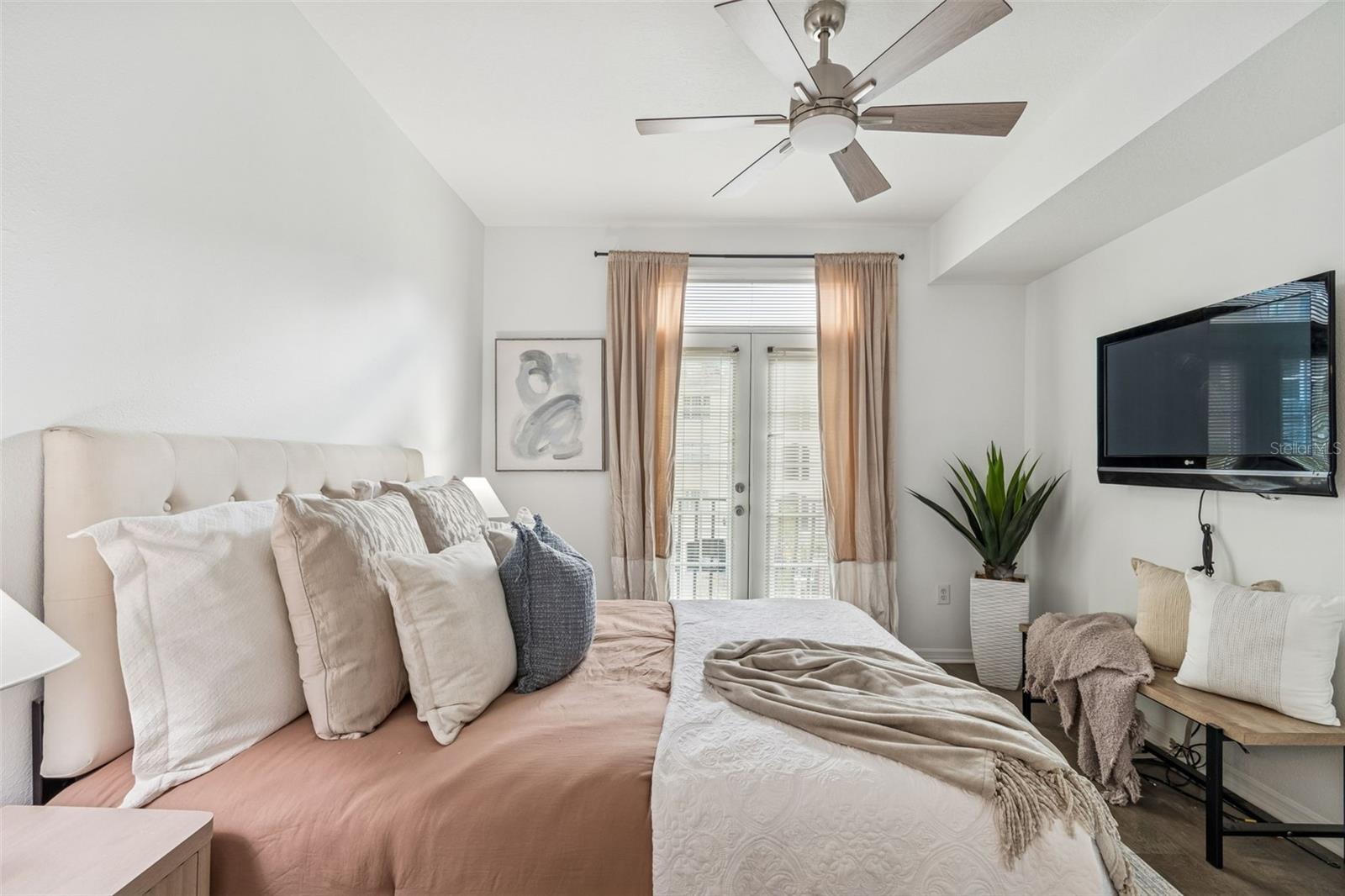 Image 18 of 47 For 501 Knights Run Avenue 2206