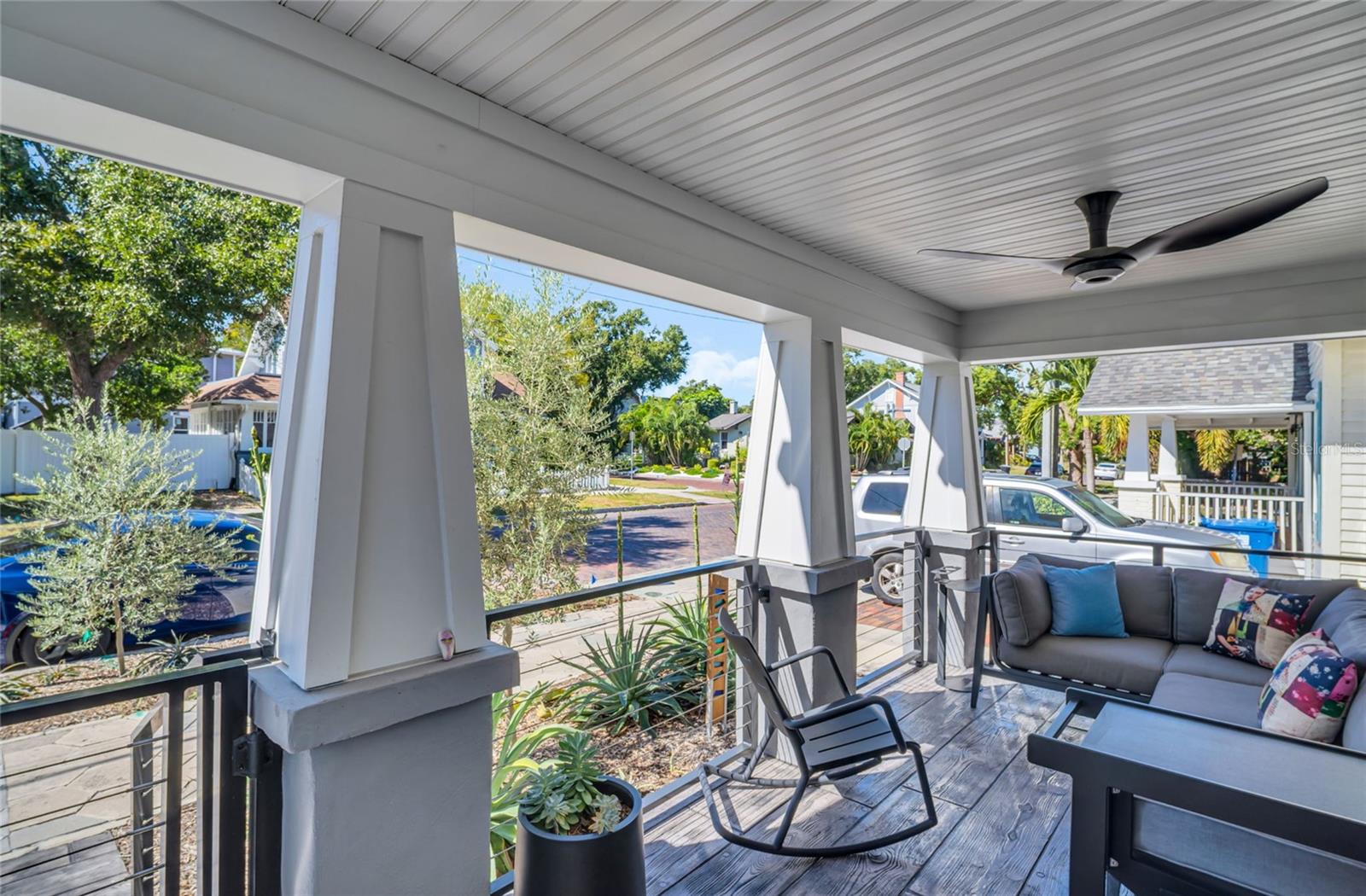 Image 6 of 16 For 747 2nd Street N