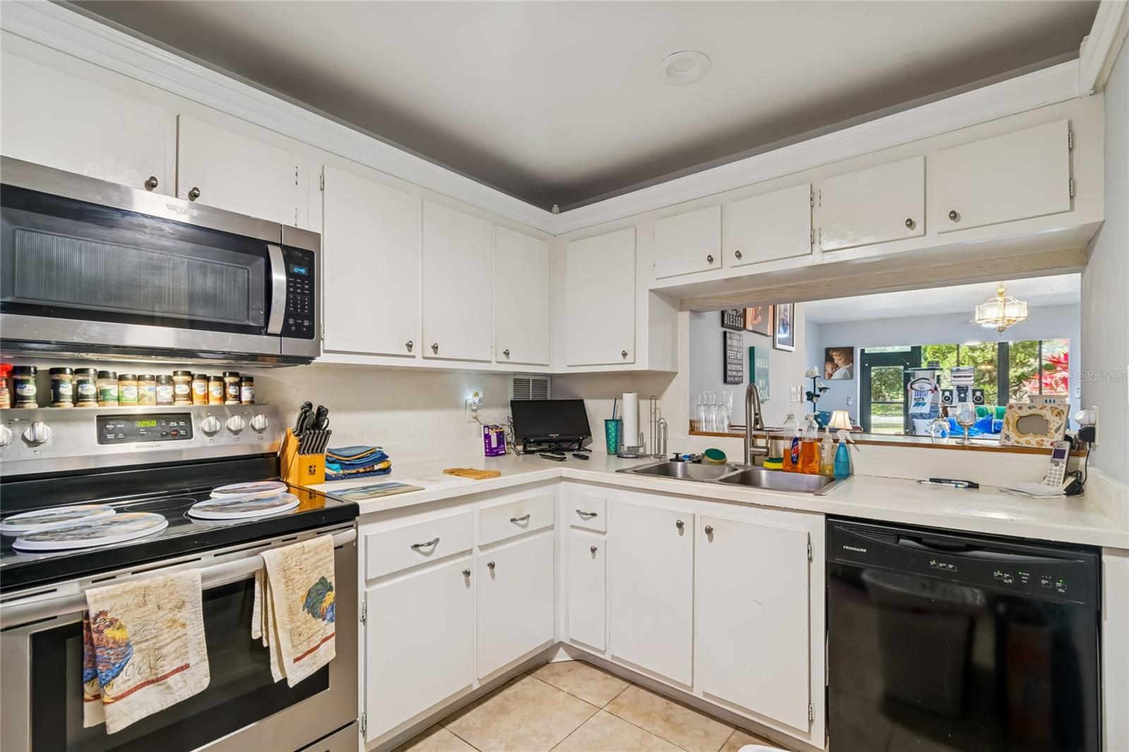 Image 5 of 43 For 2679 Sabal Springs Circle 102