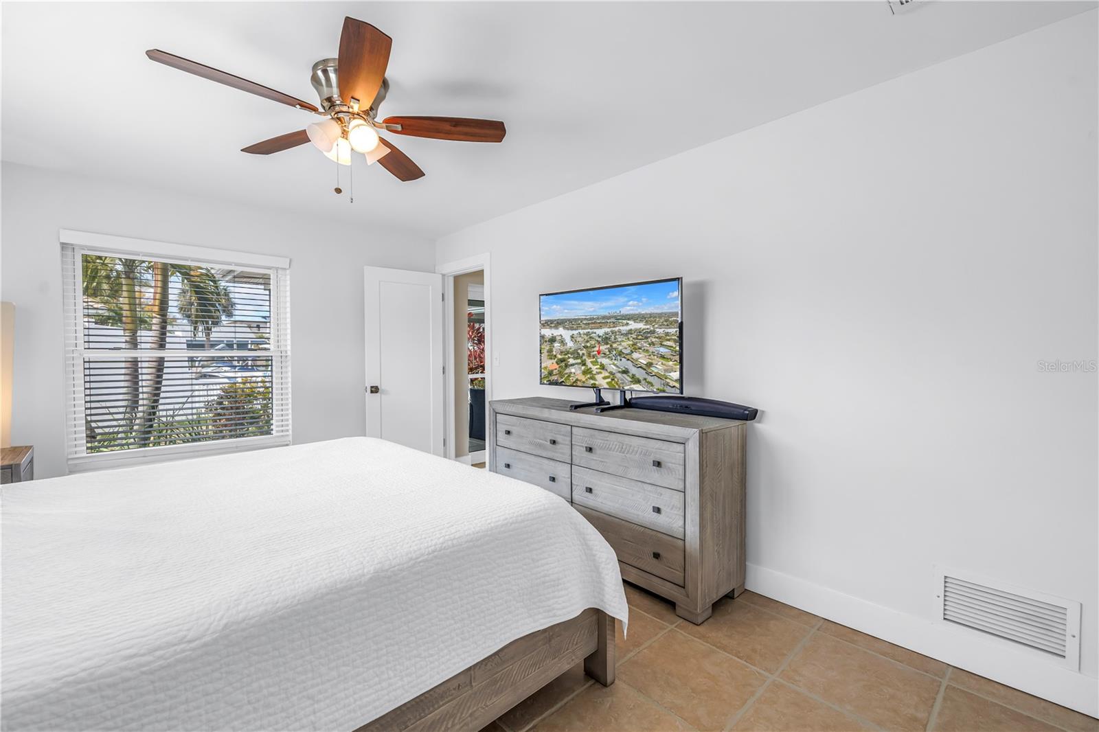 Image 20 of 41 For 4000 14th Street Ne