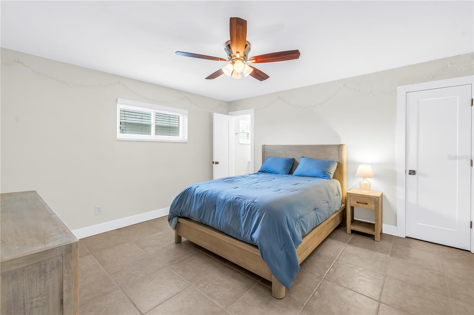 Image 23 of 41 For 4000 14th Street Ne