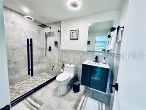 Listing photo id 13 for 5925 Beverly Drive