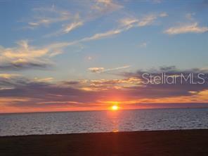 Listing photo id 14 for 5925 Beverly Drive