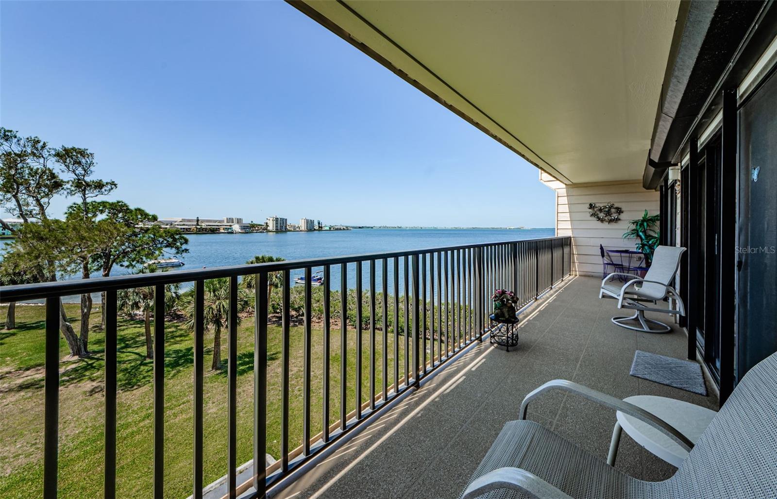 Image 17 of 40 For 2700 Bayshore Boulevard 11309