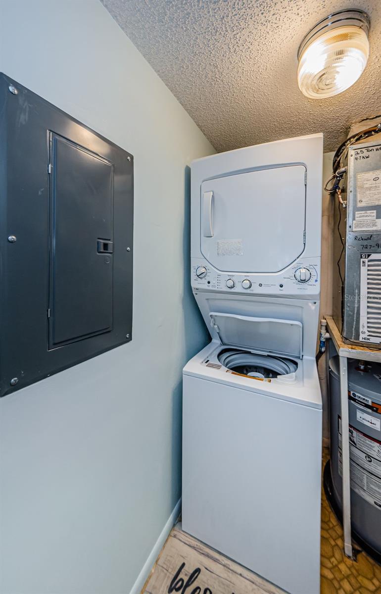 Image 28 of 40 For 2700 Bayshore Boulevard 11309