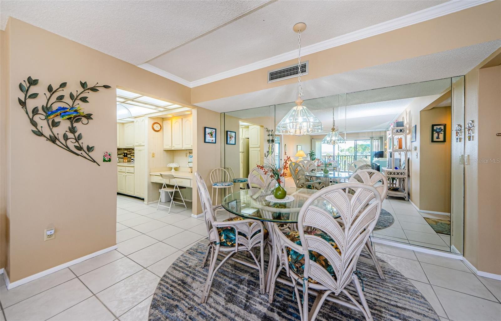 Image 8 of 40 For 2700 Bayshore Boulevard 11309