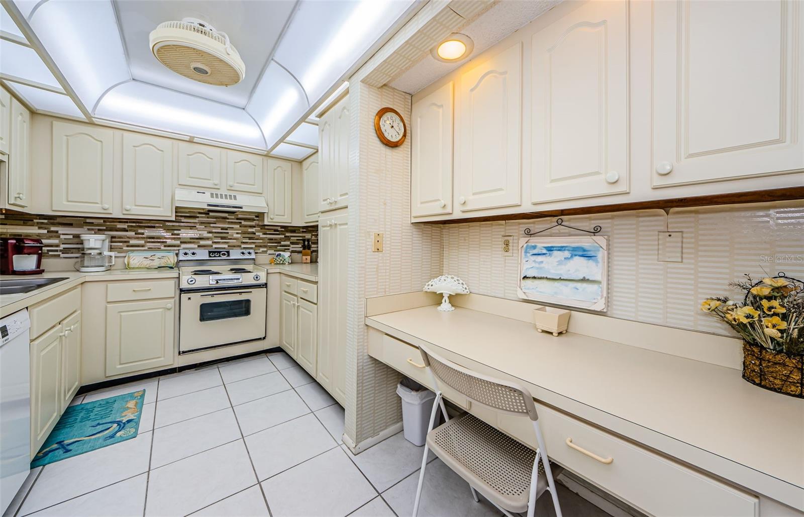 Image 9 of 40 For 2700 Bayshore Boulevard 11309