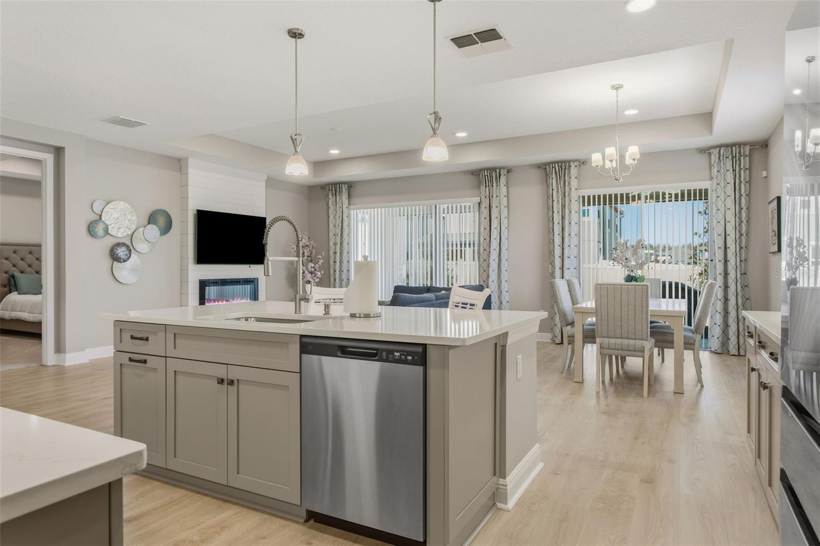 Listing photo id 11 for 33287 Sycamore Leaf Drive