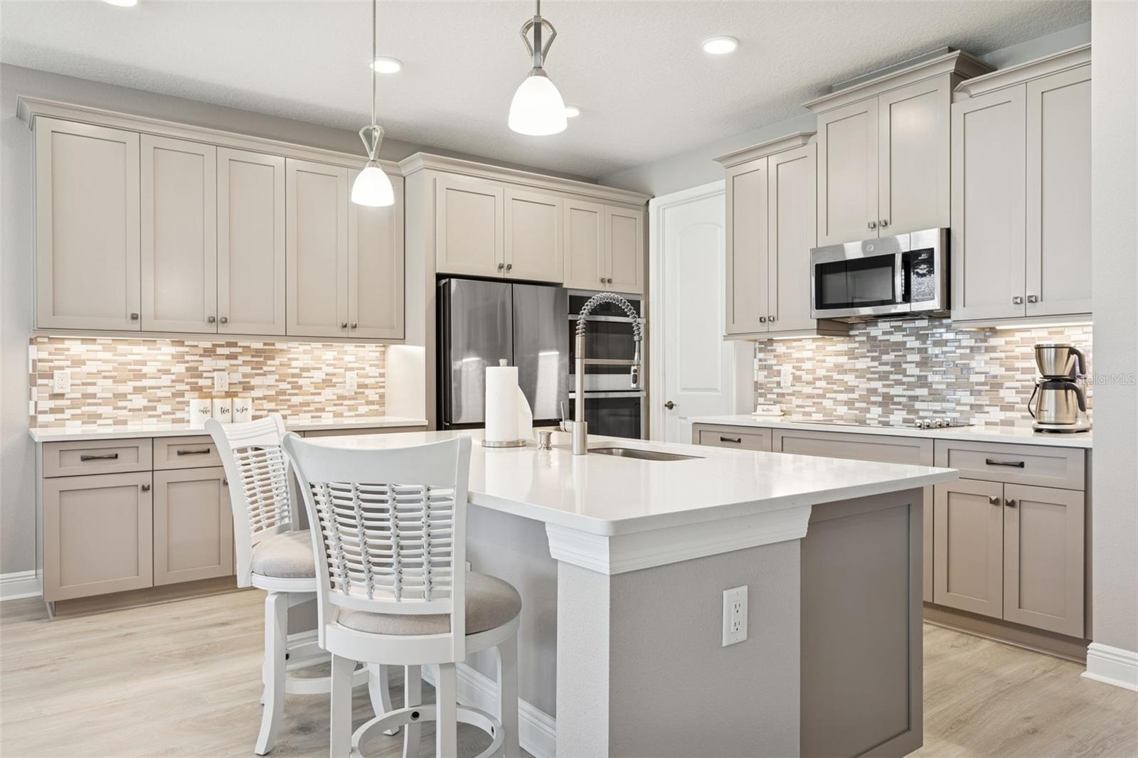 Listing photo id 12 for 33287 Sycamore Leaf Drive