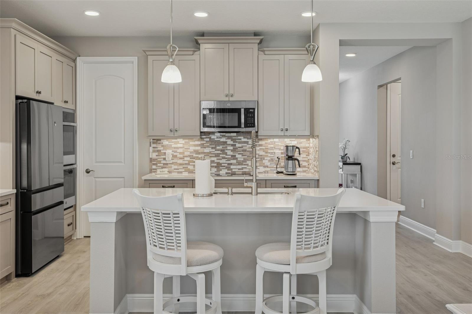 Listing photo id 14 for 33287 Sycamore Leaf Drive