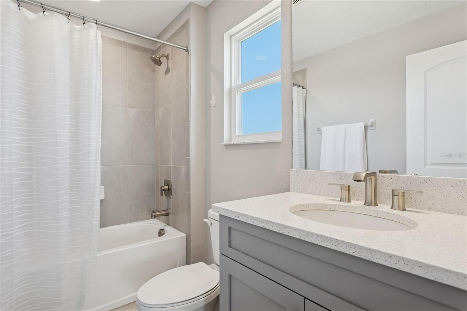 Listing photo id 32 for 33287 Sycamore Leaf Drive