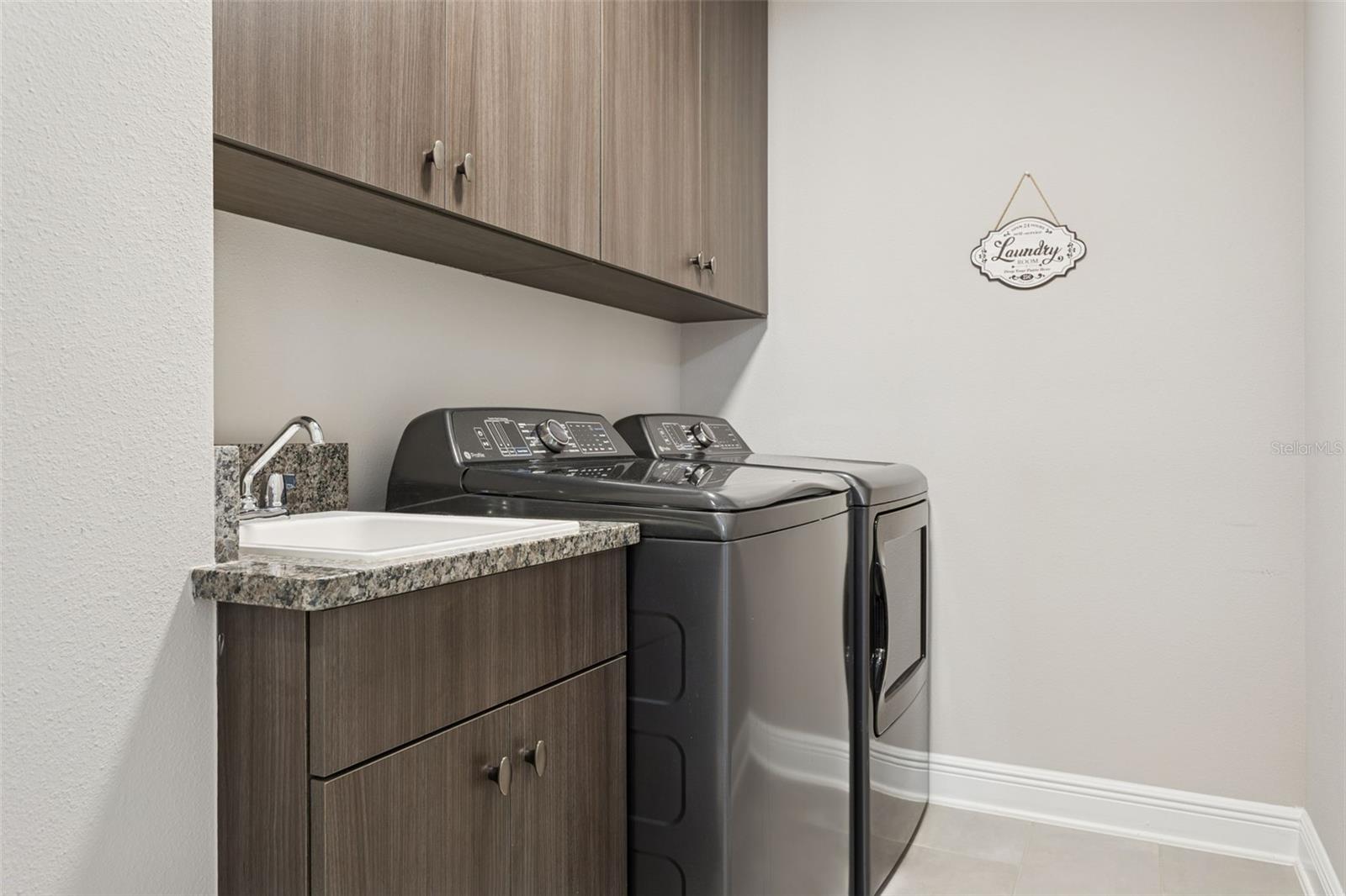 Listing photo id 40 for 33287 Sycamore Leaf Drive