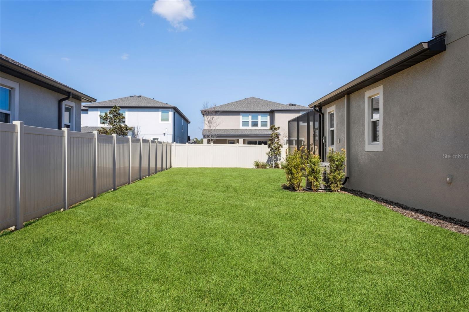 Listing photo id 46 for 33287 Sycamore Leaf Drive