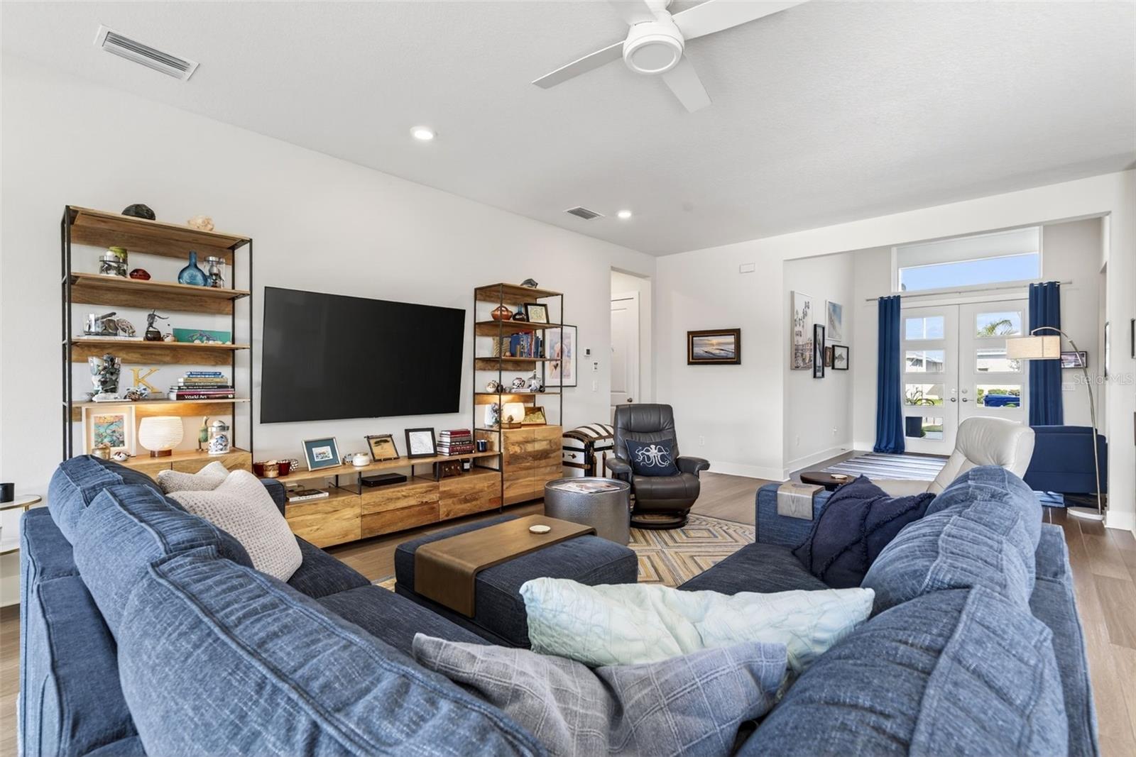 Image 15 of 94 For 8903 Drummer Plank Drive