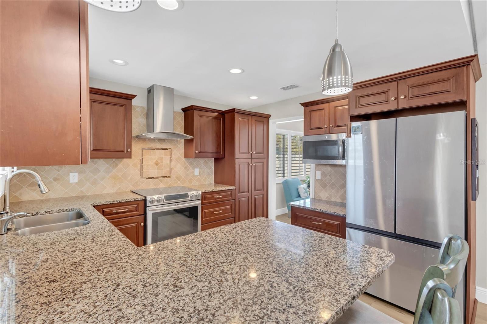 Listing photo id 10 for 11034 Malaga Drive