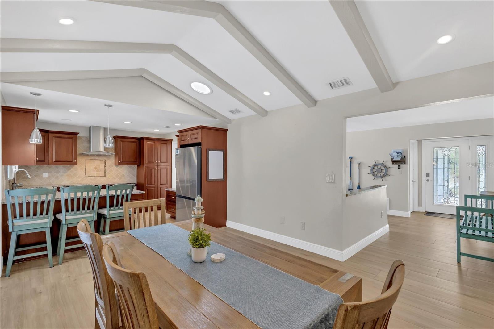 Listing photo id 13 for 11034 Malaga Drive