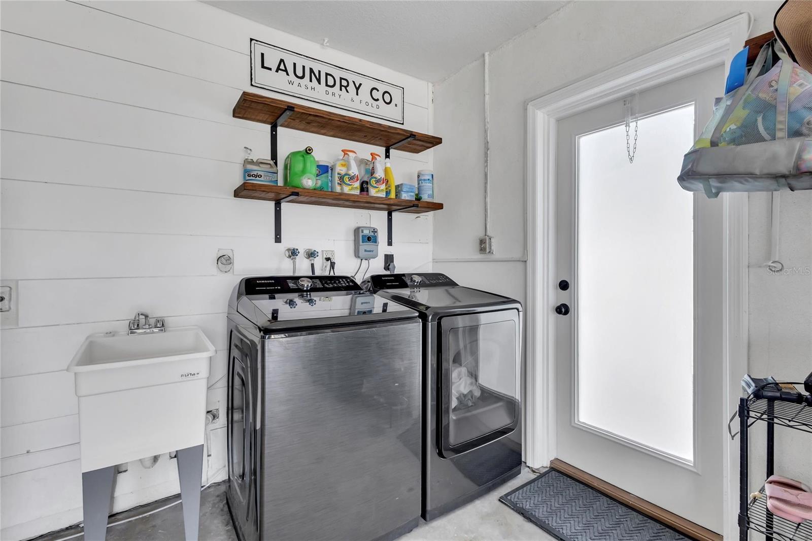 Listing photo id 32 for 11034 Malaga Drive