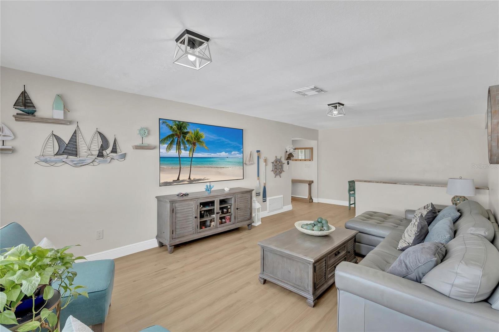 Listing photo id 4 for 11034 Malaga Drive