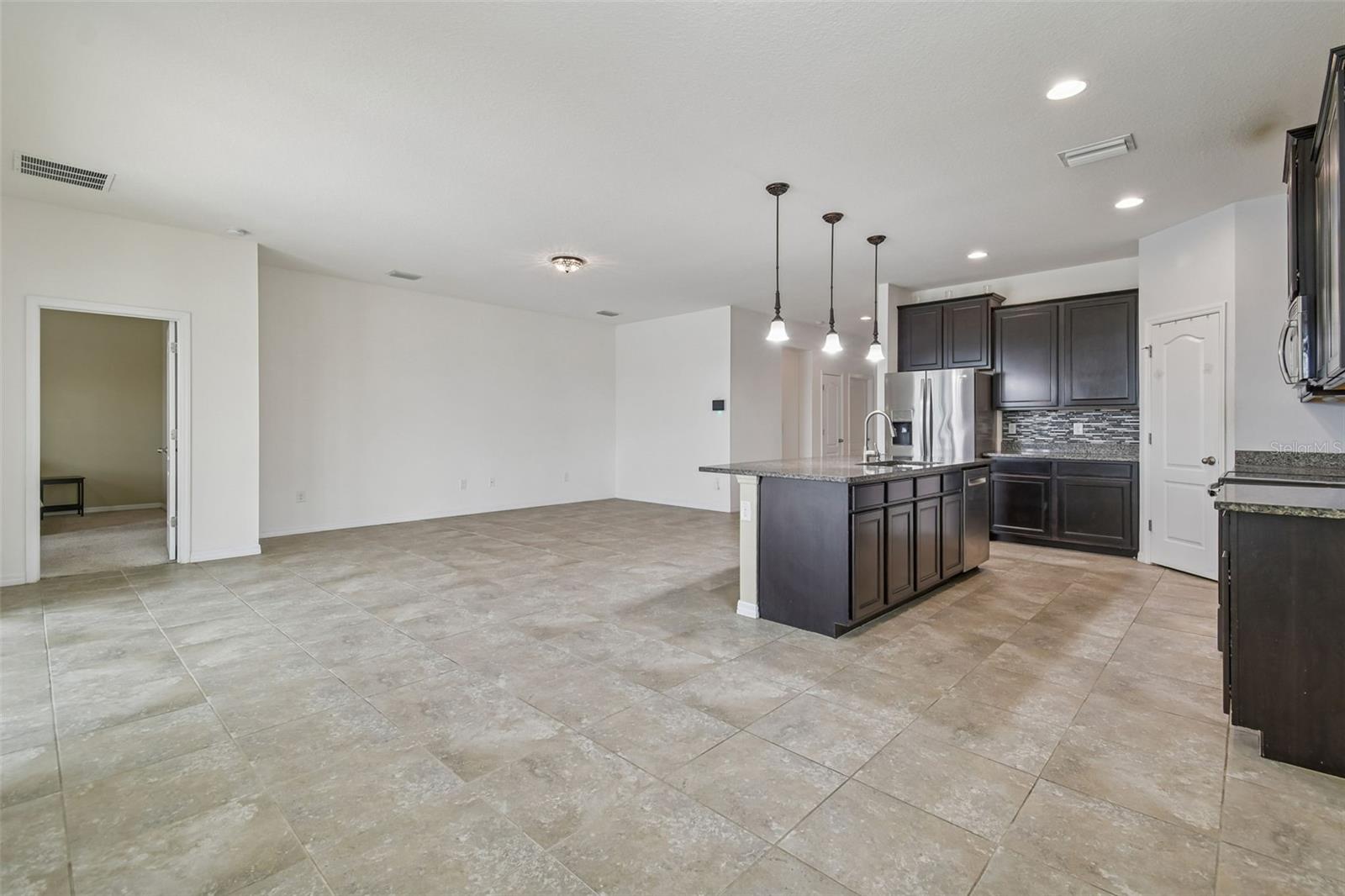 Listing photo id 13 for 10507 Avian Forrest Drive