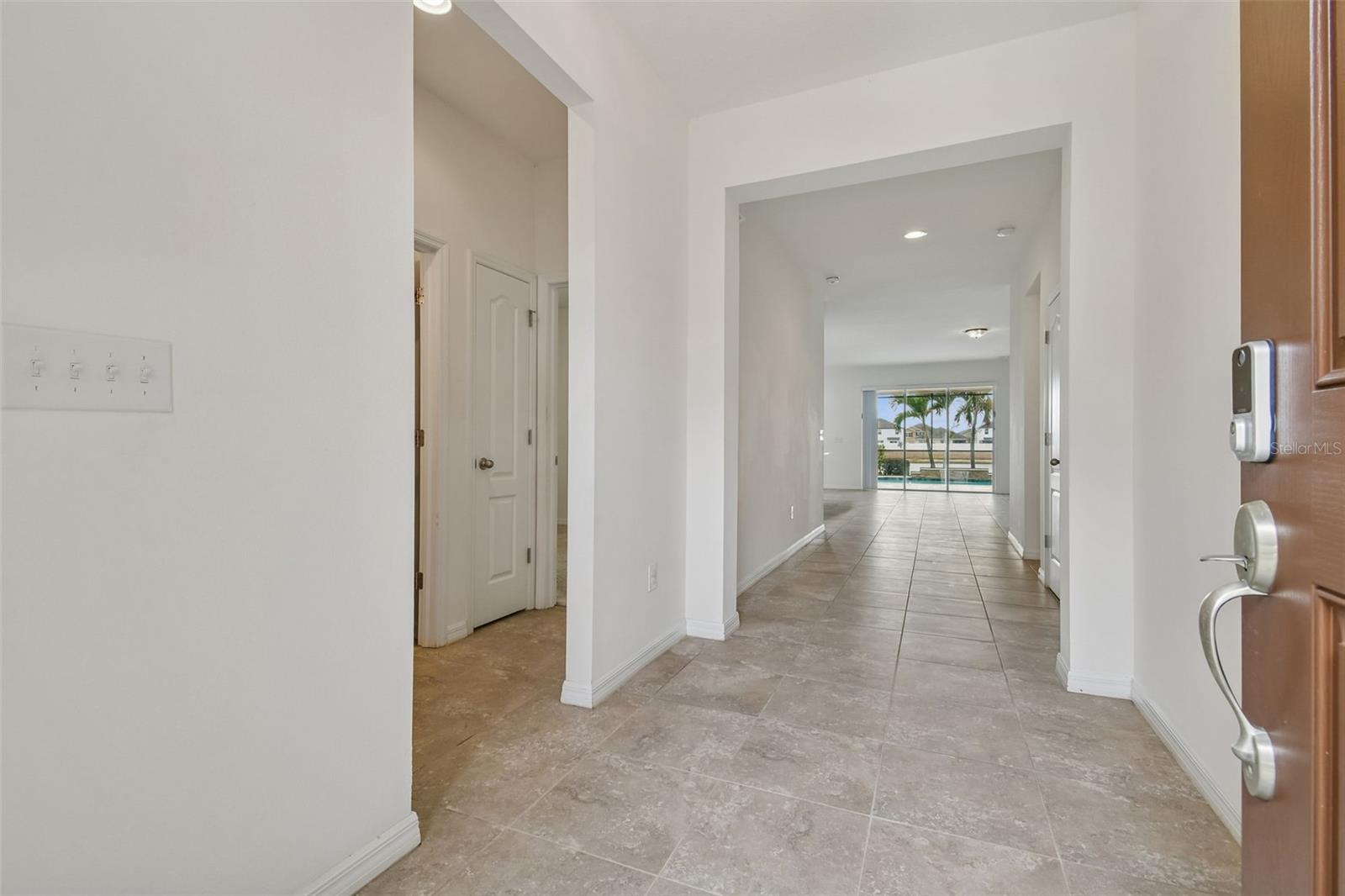 Listing photo id 1 for 10507 Avian Forrest Drive