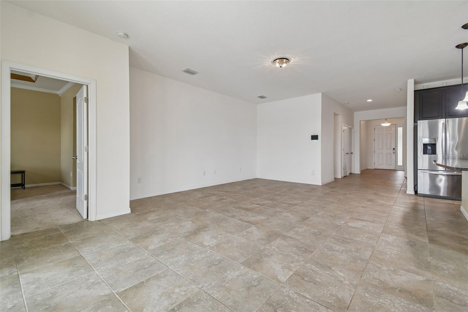 Listing photo id 2 for 10507 Avian Forrest Drive