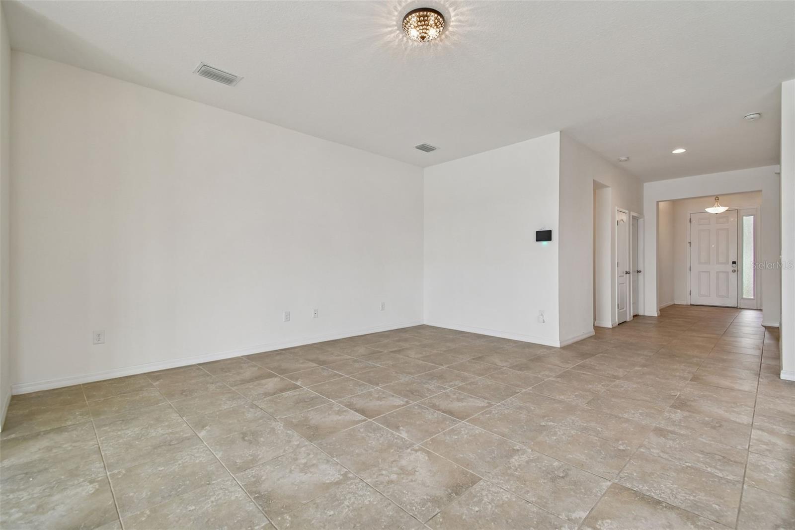 Listing photo id 4 for 10507 Avian Forrest Drive