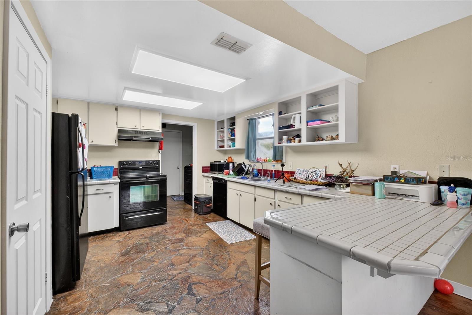 Image 15 of 74 For 39243 Lizabeth Circle