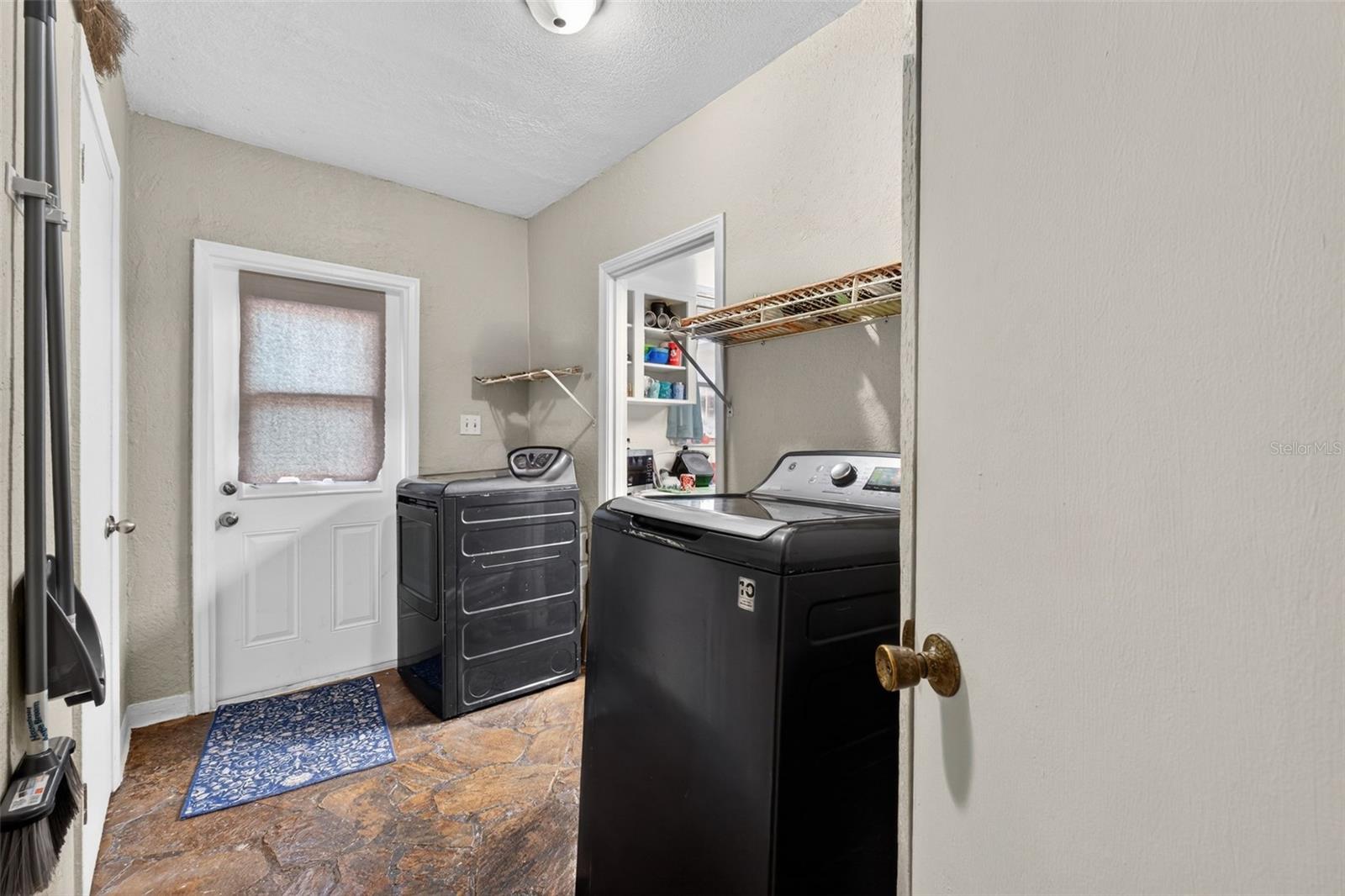 Image 40 of 74 For 39243 Lizabeth Circle