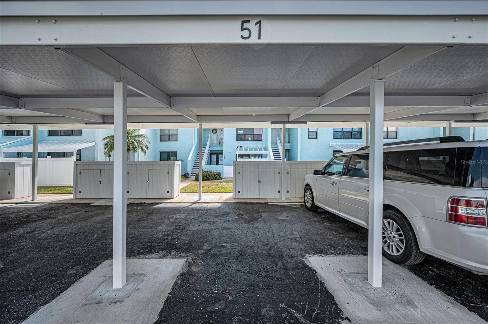 Listing photo id 9 for 1 Windrush Boulevard 51