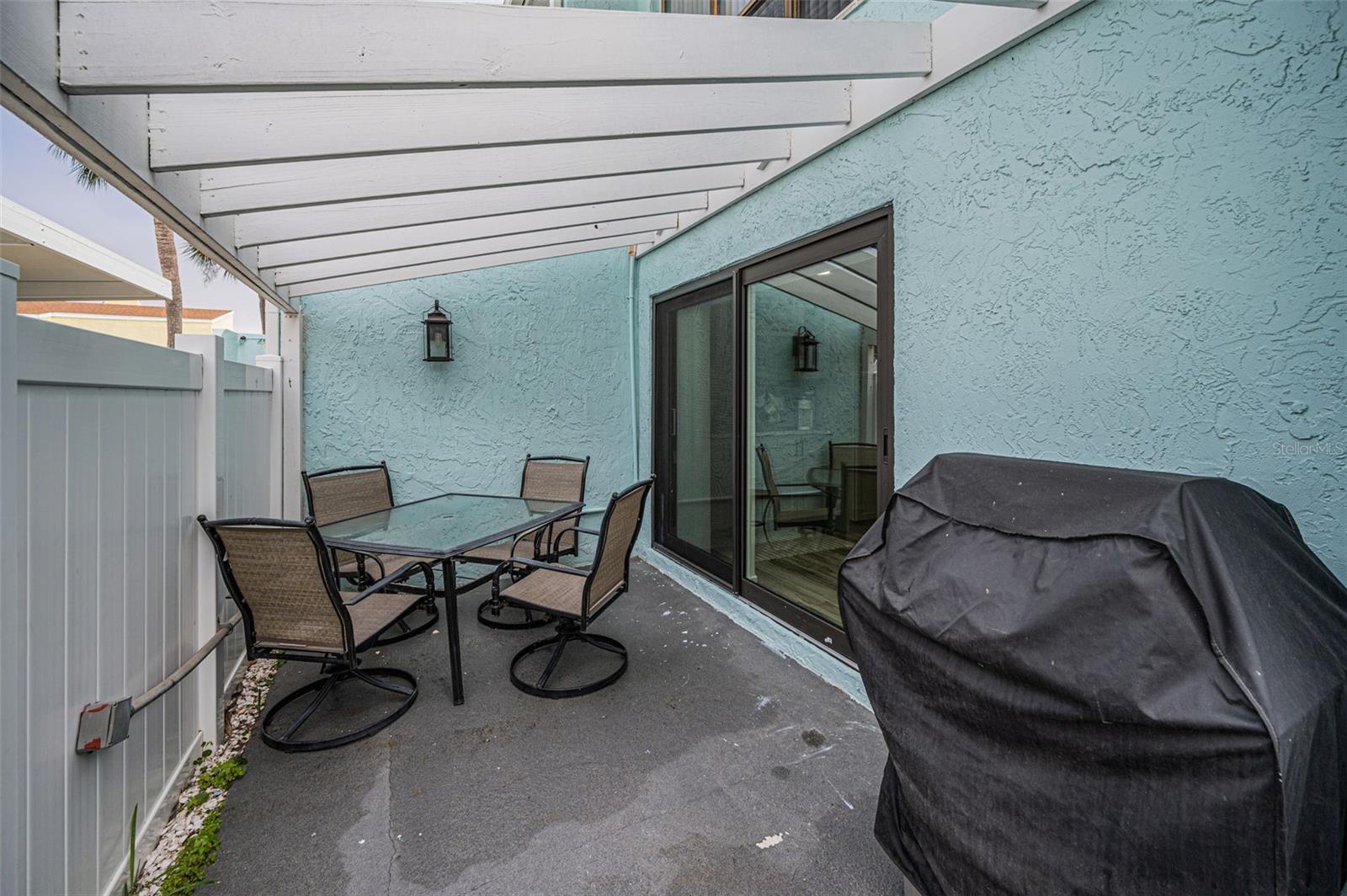 Listing photo id 11 for 1 Windrush Boulevard 51