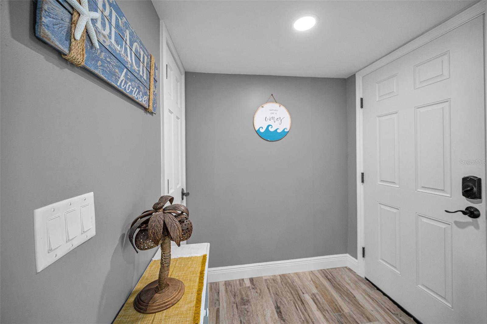 Listing photo id 13 for 1 Windrush Boulevard 51