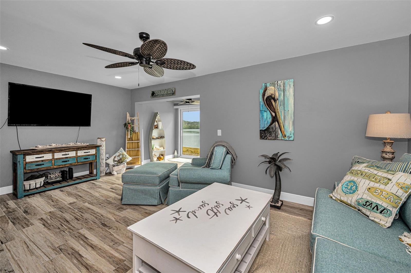 Listing photo id 15 for 1 Windrush Boulevard 51