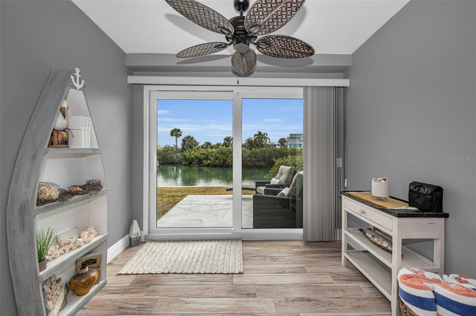 Listing photo id 17 for 1 Windrush Boulevard 51