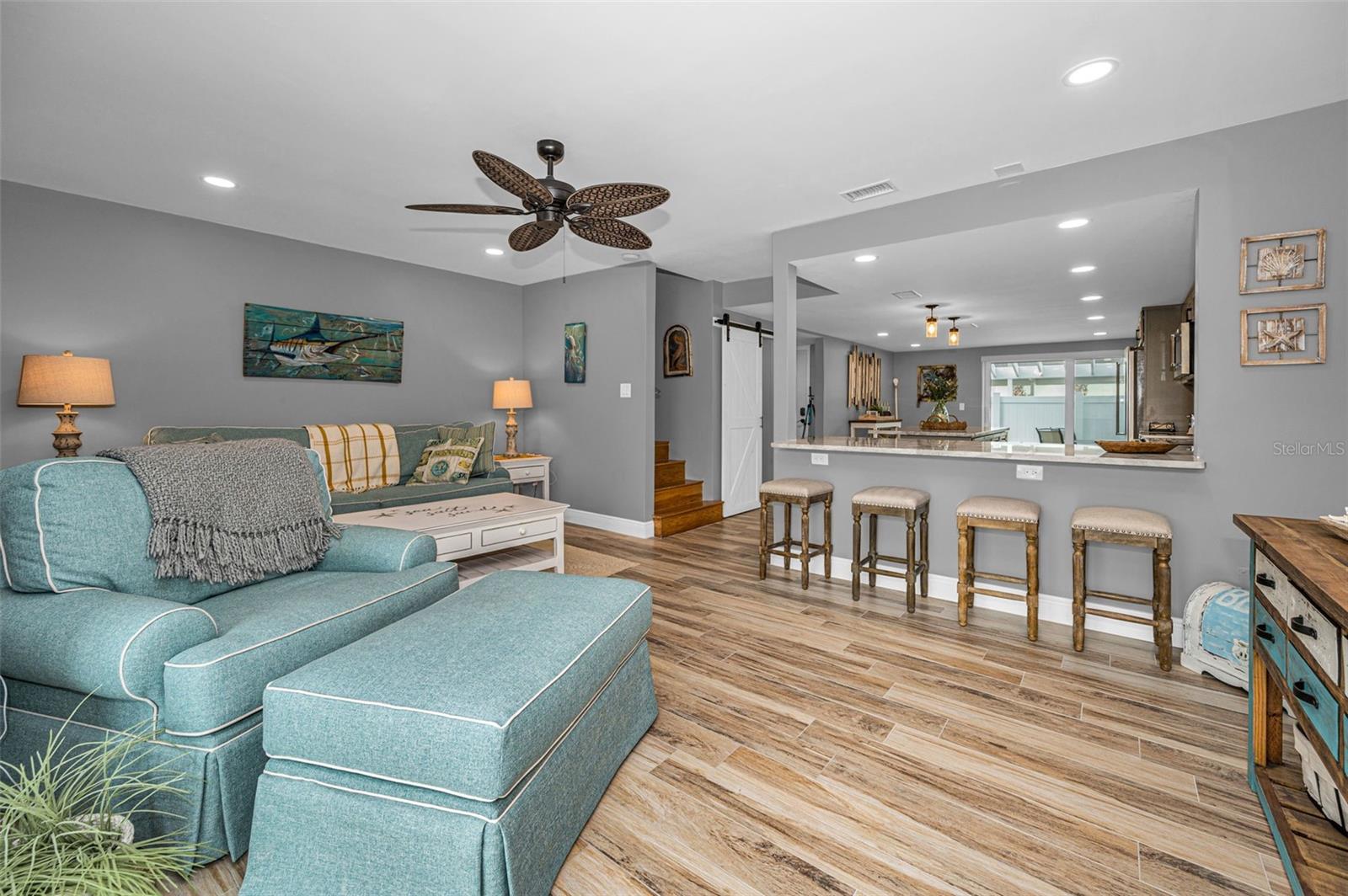 Listing photo id 21 for 1 Windrush Boulevard 51