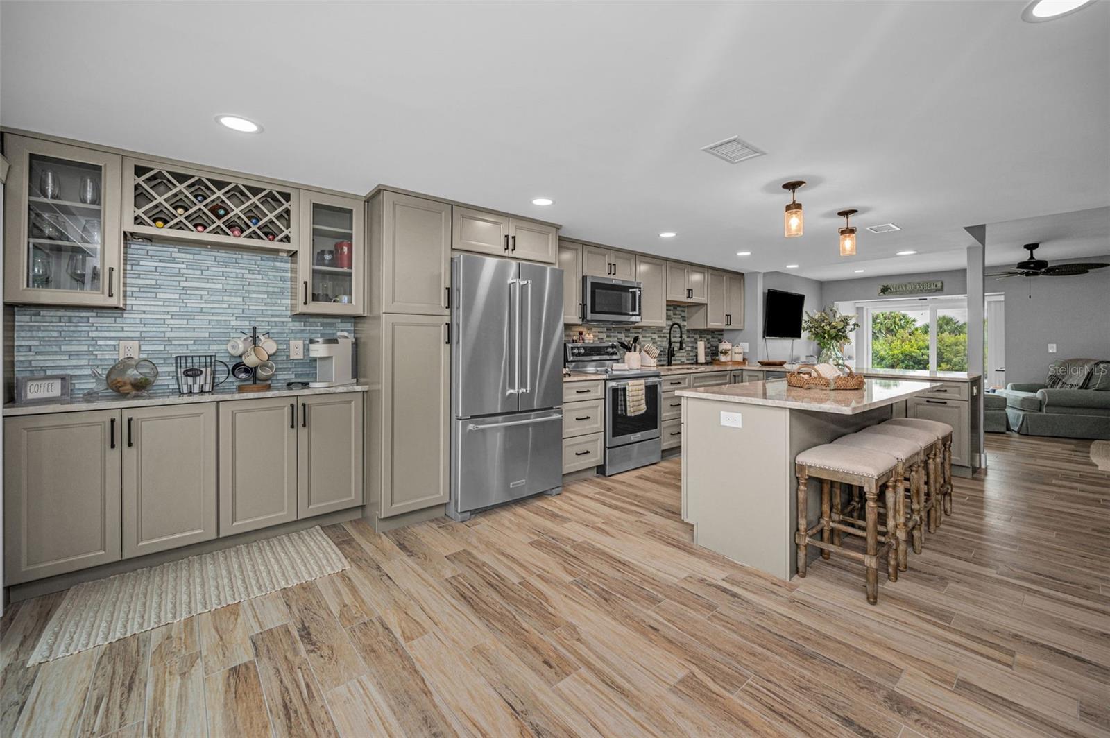 Listing photo id 22 for 1 Windrush Boulevard 51