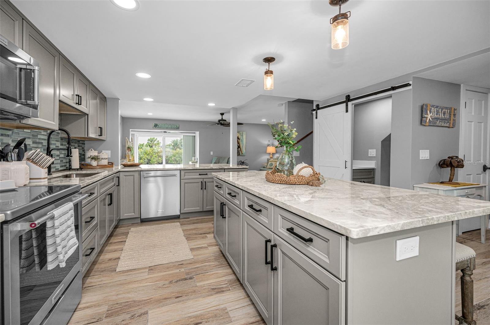 Listing photo id 25 for 1 Windrush Boulevard 51