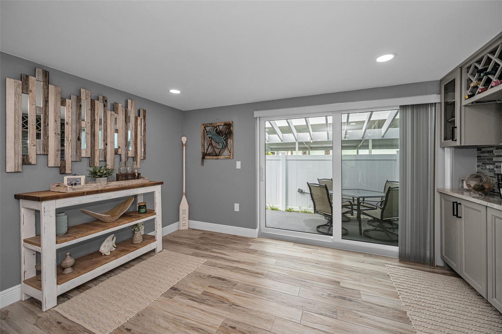 Listing photo id 31 for 1 Windrush Boulevard 51